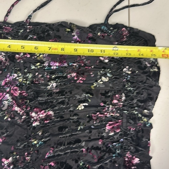Urban Outfitters Velvet Floral Bodycon Dress size large - Picture 10 of 12